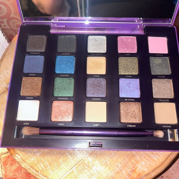 Urban Decay Vice 2 Eyeshadow Palette - Picture 4 of 6